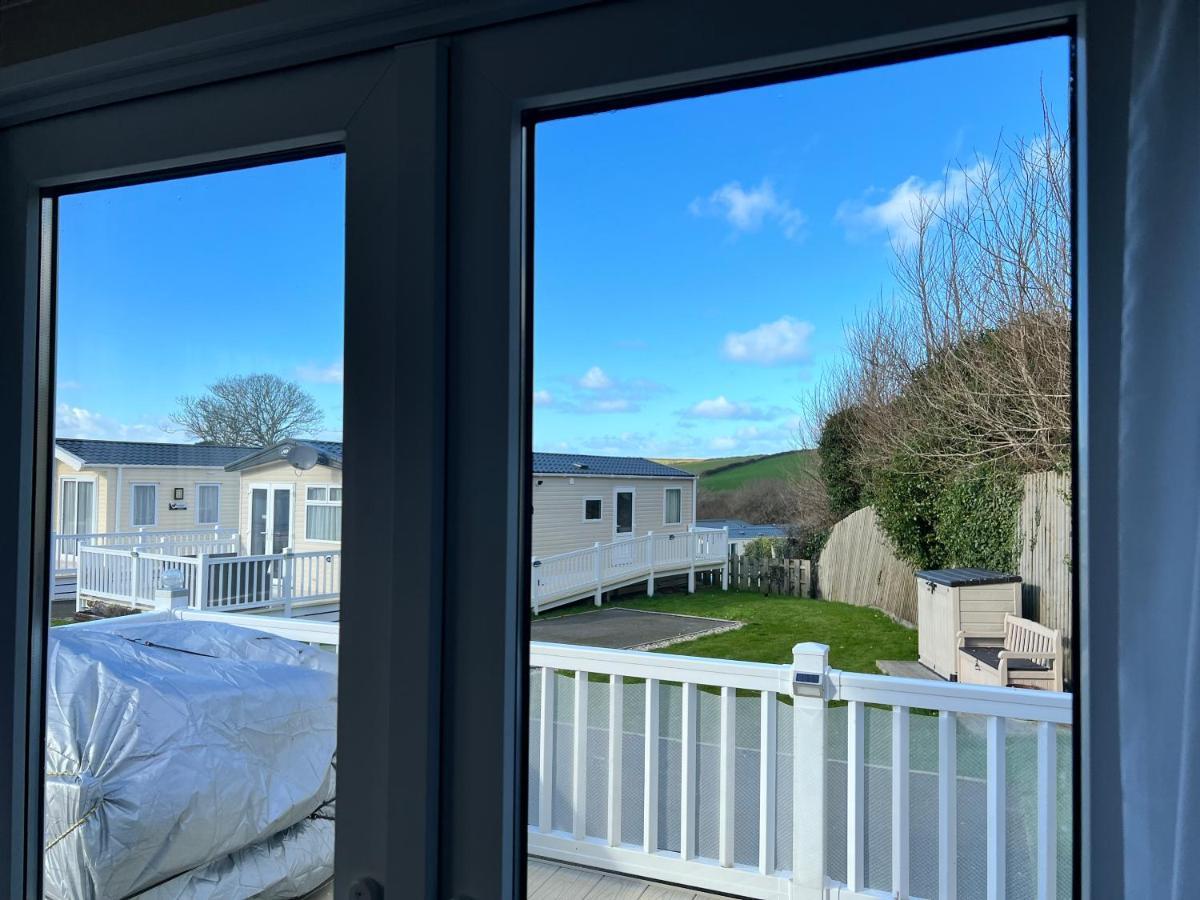 Mollys Retreat Pet Friendly Three Bed Caravan With Small Garden Newquay Bay Resort Quieter Area Of Park Extérieur photo