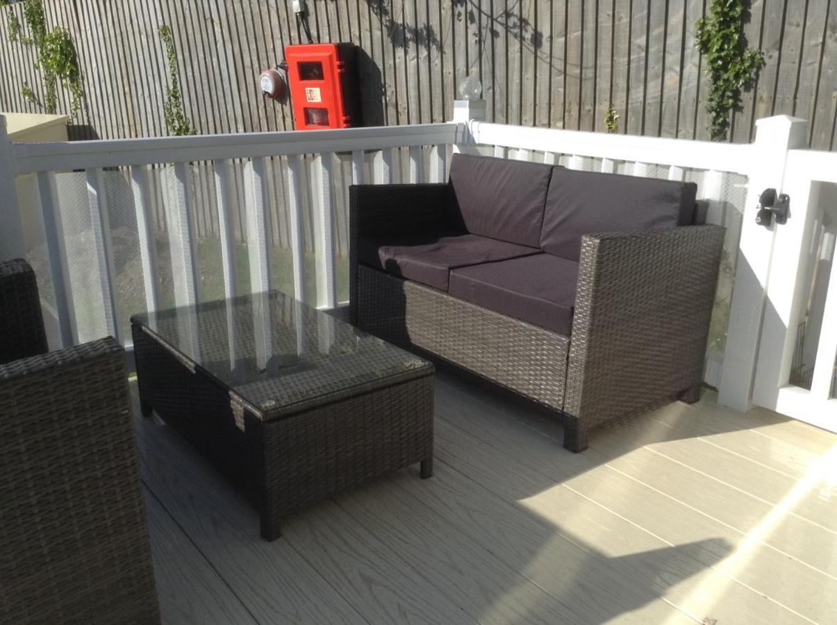 Mollys Retreat Pet Friendly Three Bed Caravan With Small Garden Newquay Bay Resort Quieter Area Of Park Extérieur photo