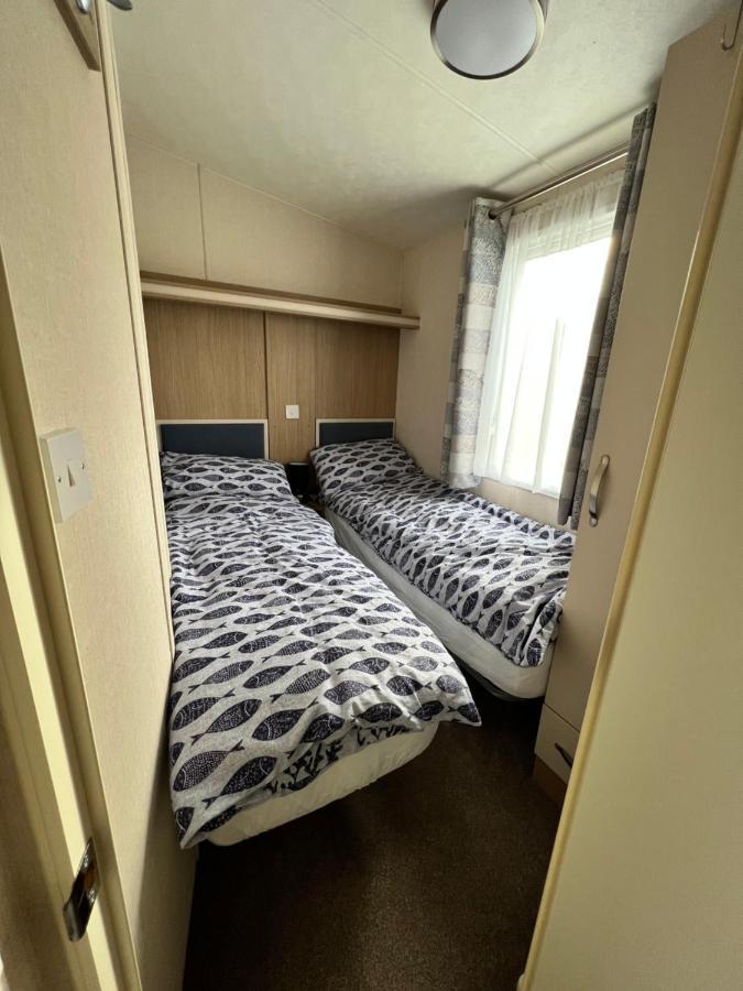 Mollys Retreat Pet Friendly Three Bed Caravan With Small Garden Newquay Bay Resort Quieter Area Of Park Extérieur photo