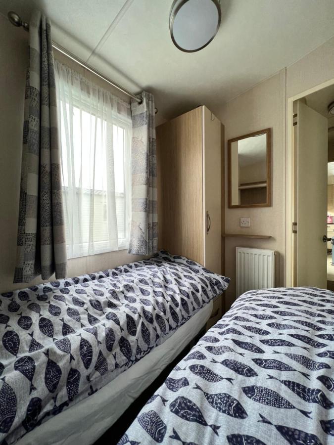 Mollys Retreat Pet Friendly Three Bed Caravan With Small Garden Newquay Bay Resort Quieter Area Of Park Extérieur photo