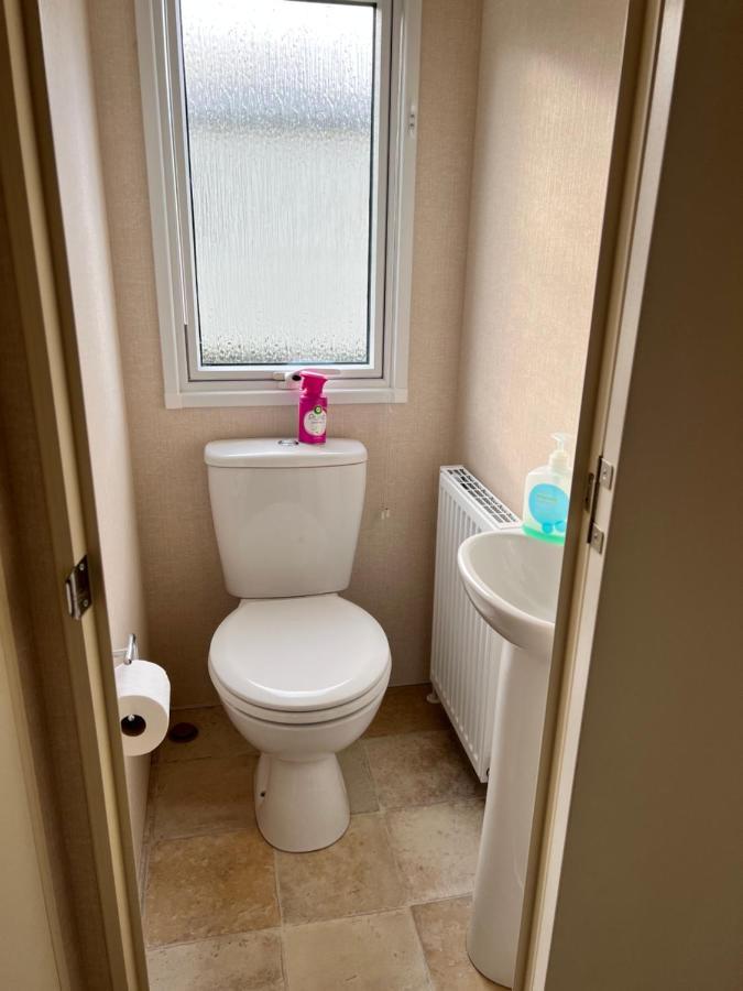 Mollys Retreat Pet Friendly Three Bed Caravan With Small Garden Newquay Bay Resort Quieter Area Of Park Extérieur photo