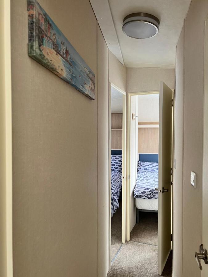Mollys Retreat Pet Friendly Three Bed Caravan With Small Garden Newquay Bay Resort Quieter Area Of Park Extérieur photo