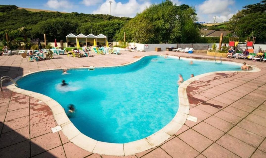 Mollys Retreat Pet Friendly Three Bed Caravan With Small Garden Newquay Bay Resort Quieter Area Of Park Extérieur photo