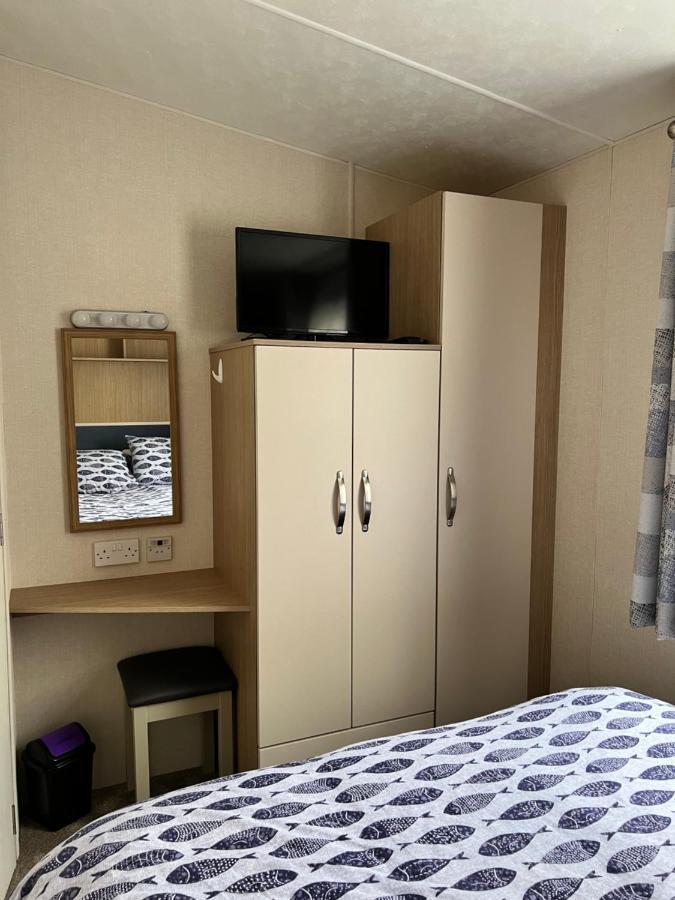 Mollys Retreat Pet Friendly Three Bed Caravan With Small Garden Newquay Bay Resort Quieter Area Of Park Extérieur photo